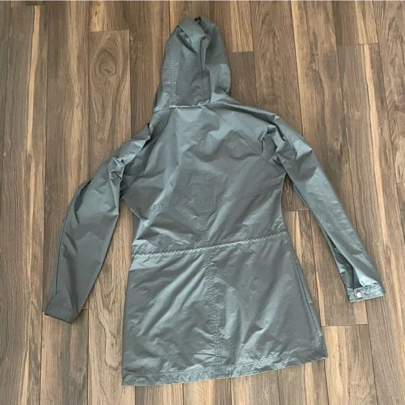 Lightweight Women’s Columbia Water Resistant Jacket, Small (S), Gray/Grey - Picture 2 of 4